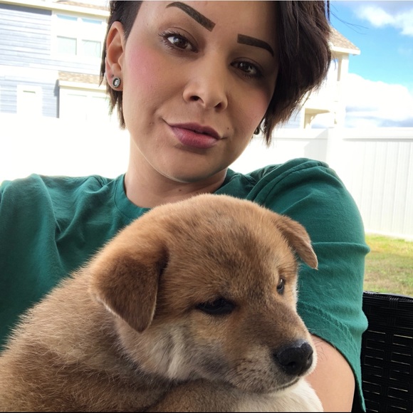 Meet Your Posher, Amanda - Picture 2 of 2